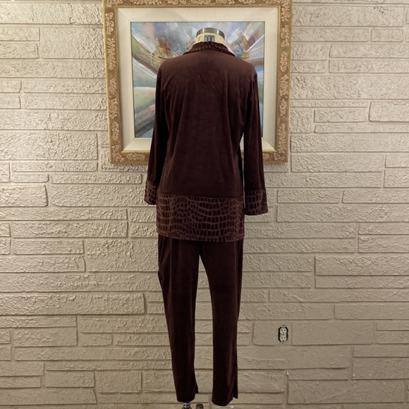 Micheal Mims/Kathy Cole Velour/Velvet Lounge Pants Suit - Picture 7 of 16